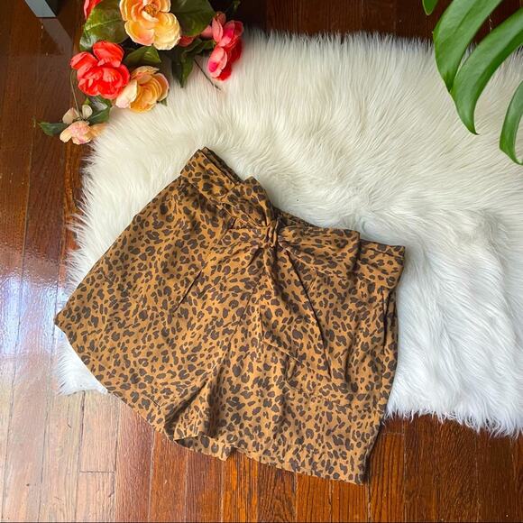a new day Pants - Animal Print Paperbag Shorts Tan & Black Size Large